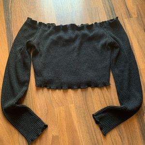 Black long sleeve crop top